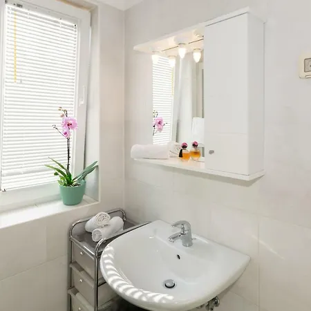 Irena With Bikes Included Lägenhet Pula